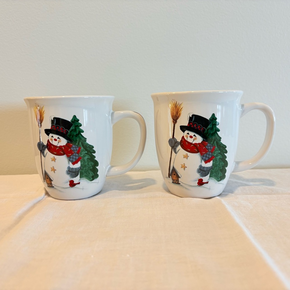 Set Of 2 Vintage Studio 33 Snowman With Broom & Birdhouse Coffee Mugs 4.25"